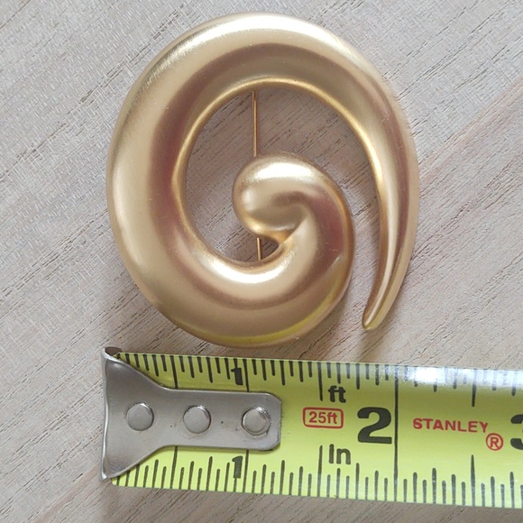 Monet Gold Brooch - Picture 6 of 6